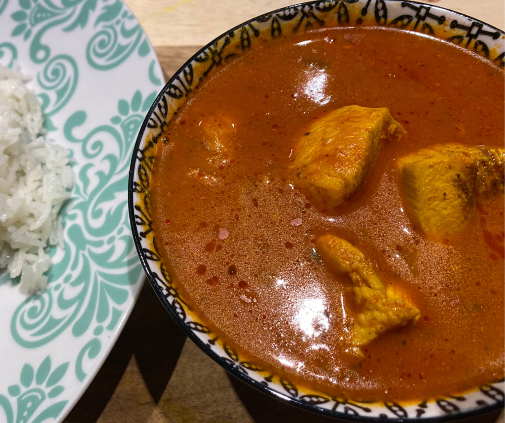 Hähnchen Curry mit Tomaten und Joghurt | Indisch kochen